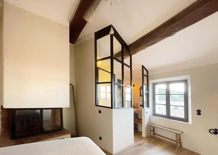 Maison Des Sarrasins *